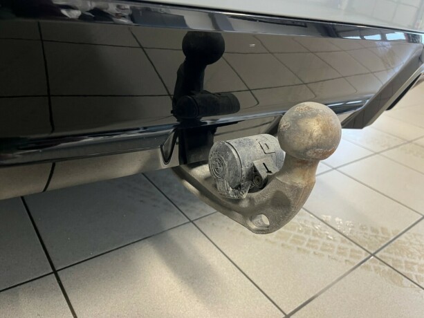 bmw-i4-elektrisitet-2022-big-38