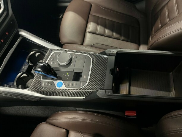 bmw-i4-elektrisitet-2022-big-49