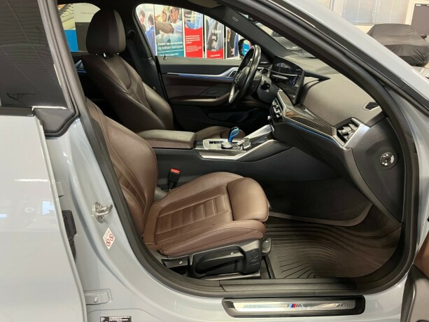 bmw-i4-elektrisitet-2022-big-31