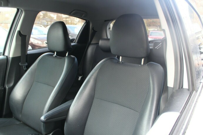 toyota-yaris-bensin-2013-big-6