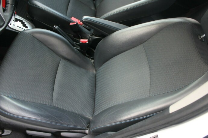 toyota-yaris-bensin-2013-big-8