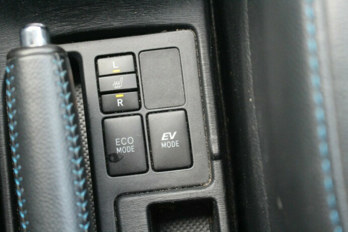 toyota-yaris-bensin-2013-big-15