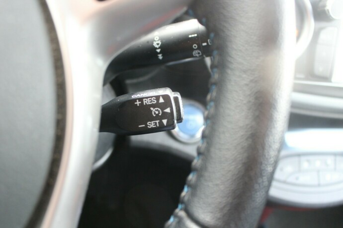 toyota-yaris-bensin-2013-big-10