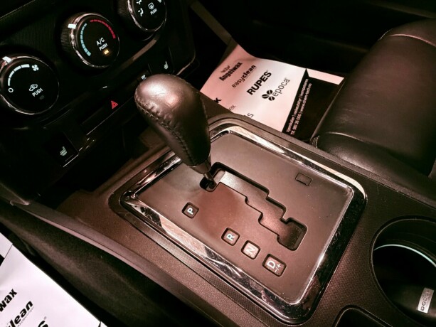 dodge-challenger-bensin-2009-big-27