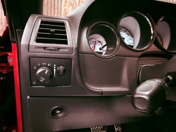 dodge-challenger-bensin-2009-big-25