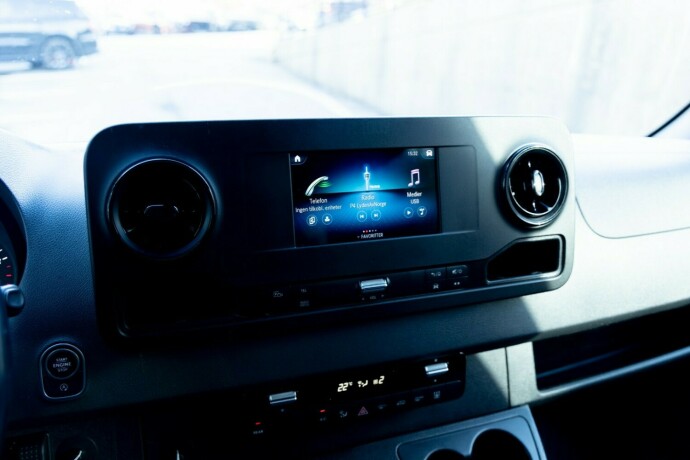 mercedes-benz-sprinter-diesel-2020-big-15