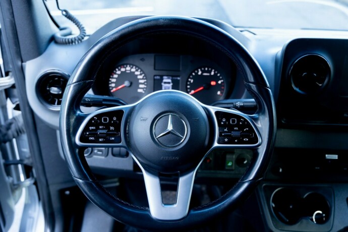 mercedes-benz-sprinter-diesel-2020-big-11