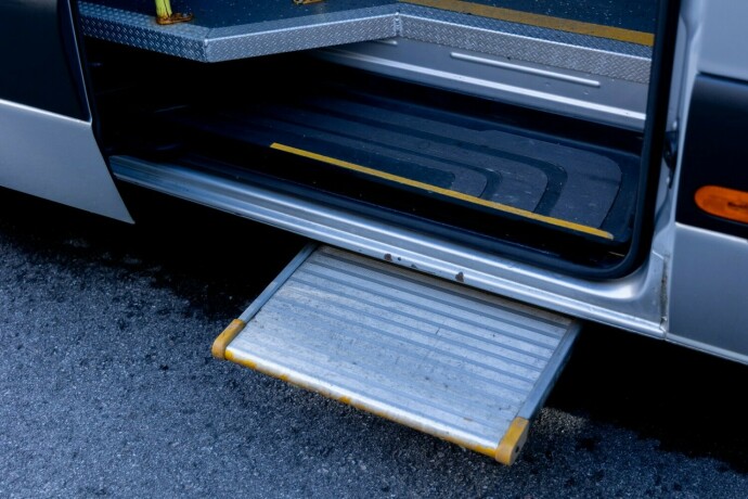 mercedes-benz-sprinter-diesel-2020-big-7