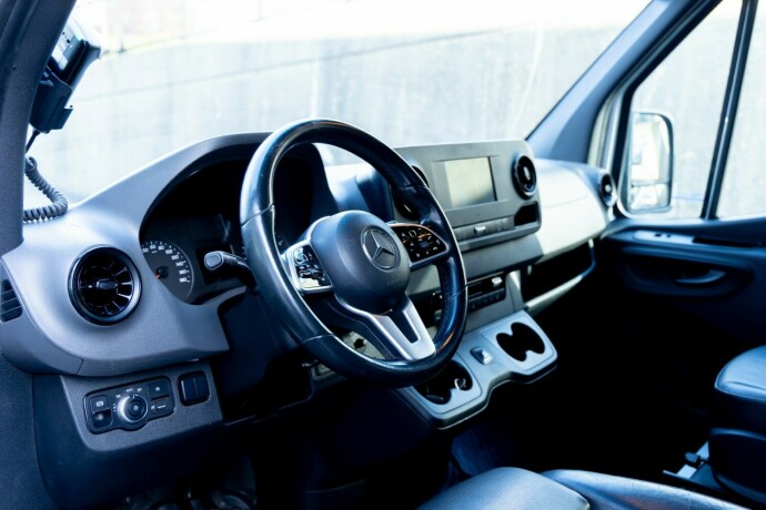 mercedes-benz-sprinter-diesel-2020-big-5