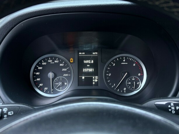 mercedes-benz-vito-diesel-2021-big-17