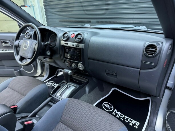 isuzu-d-max-diesel-2011-big-13