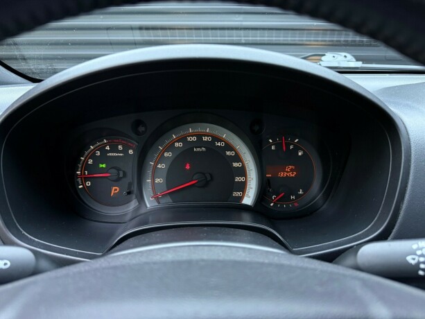 isuzu-d-max-diesel-2011-big-16