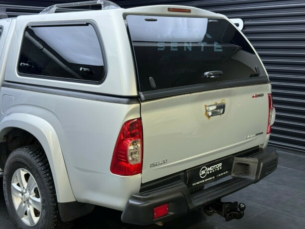 isuzu-d-max-diesel-2011-big-6