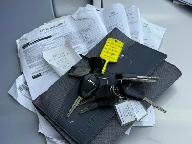 isuzu-d-max-diesel-2011-big-27