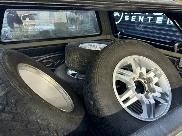 isuzu-d-max-diesel-2011-big-26