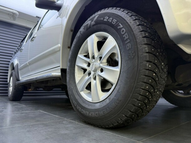 isuzu-d-max-diesel-2011-big-8