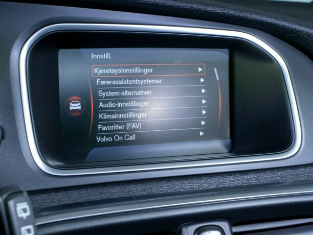 volvo-v40-diesel-2013-big-35