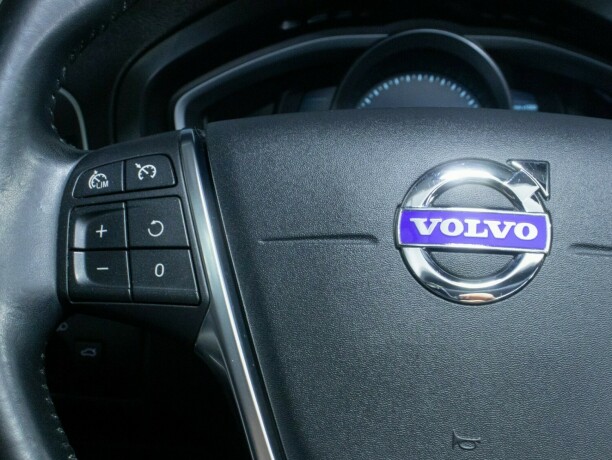 volvo-v40-diesel-2013-big-30