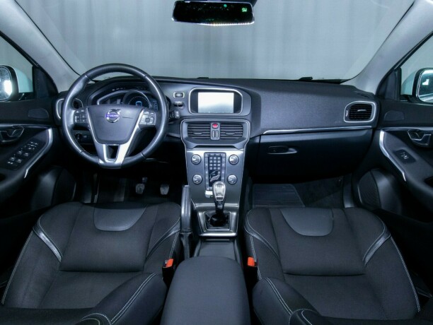 volvo-v40-diesel-2013-big-42