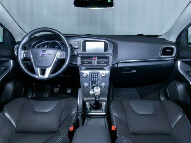 volvo-v40-diesel-2013-big-43