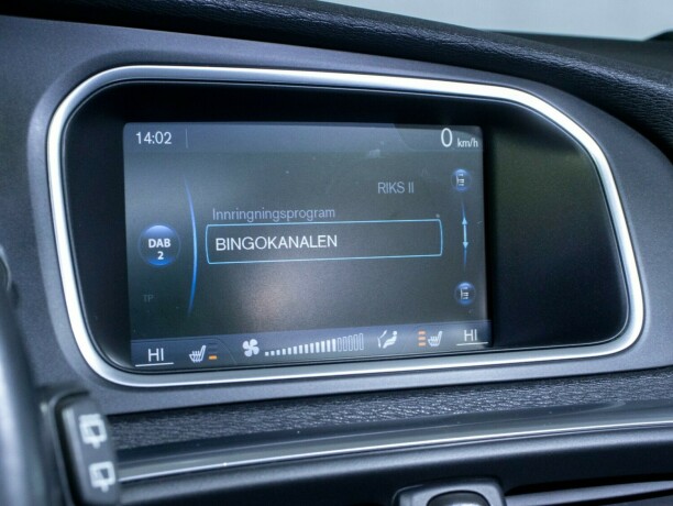 volvo-v40-diesel-2013-big-33