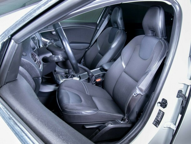 volvo-v40-diesel-2013-big-46