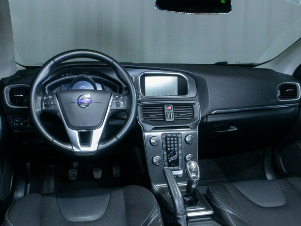 volvo-v40-diesel-2013-big-41