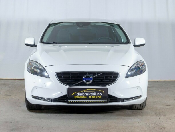 volvo-v40-diesel-2013-big-2