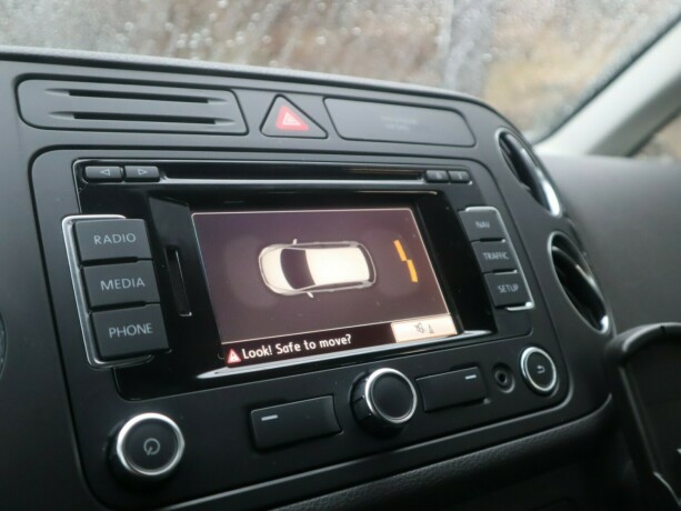 volkswagen-golf-plus-bensin-2012-big-17