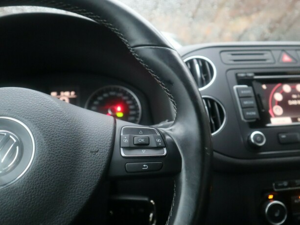 volkswagen-golf-plus-bensin-2012-big-11