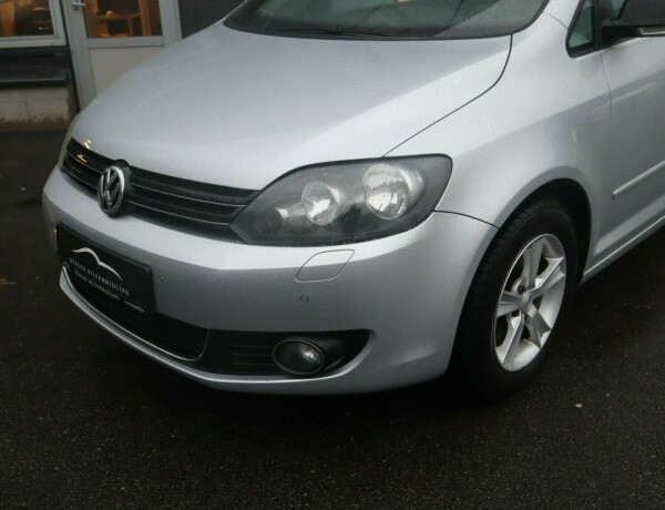 volkswagen-golf-plus-bensin-2012-big-4
