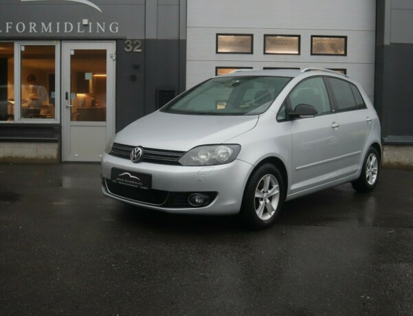 volkswagen-golf-plus-bensin-2012-big-0