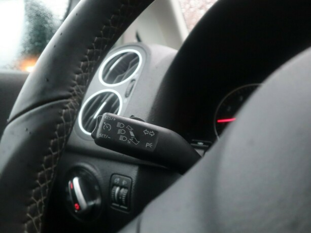 volkswagen-golf-plus-bensin-2012-big-14