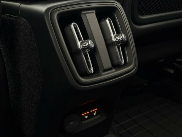 volvo-xc-40-diesel-2018-big-28