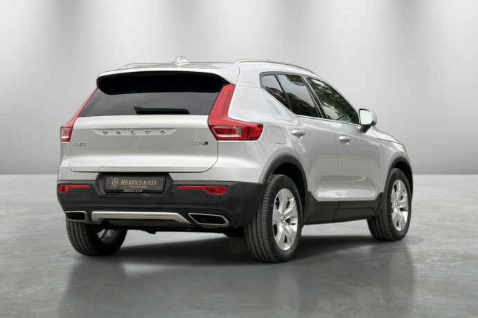 volvo-xc-40-diesel-2018-big-4