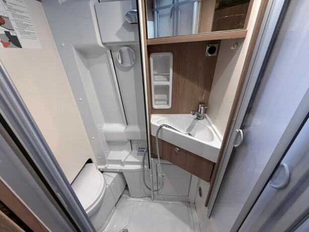 carthago-malibu-van-640-le-charming-gt-diesel-2020-big-32