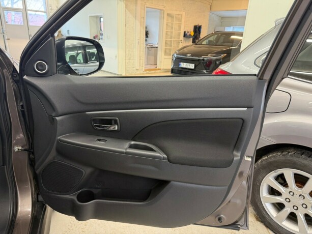 mitsubishi-asx-diesel-2012-big-16