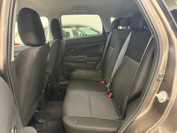 mitsubishi-asx-diesel-2012-big-22