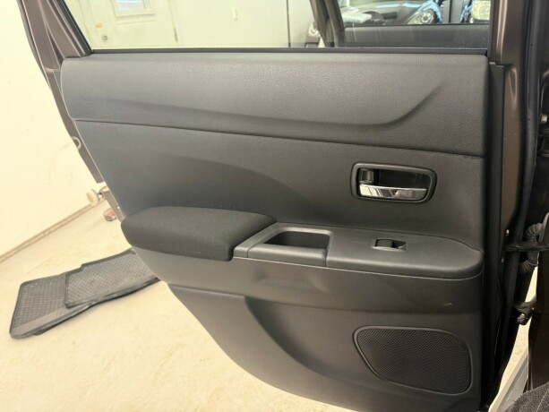 mitsubishi-asx-diesel-2012-big-21