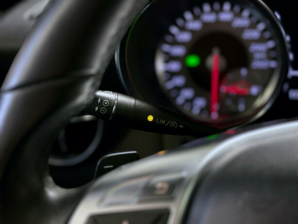 mercedes-benz-slk-bensin-2012-big-21