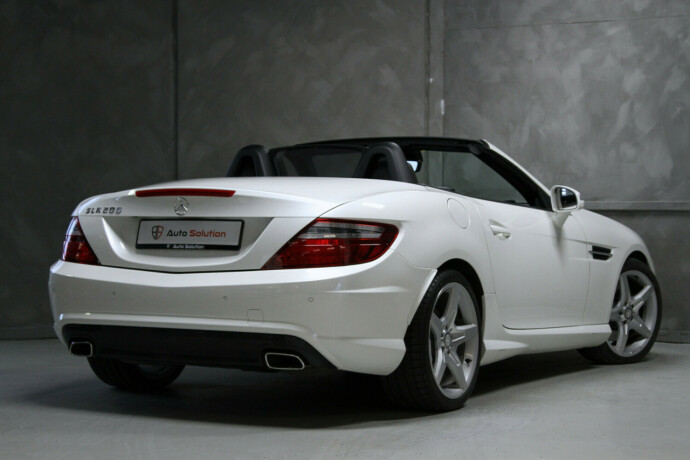 mercedes-benz-slk-bensin-2012-big-4