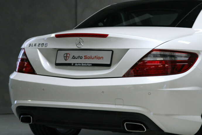 mercedes-benz-slk-bensin-2012-big-6
