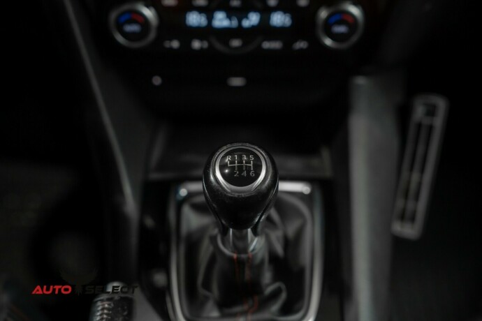 mazda-3-bensin-2014-big-30