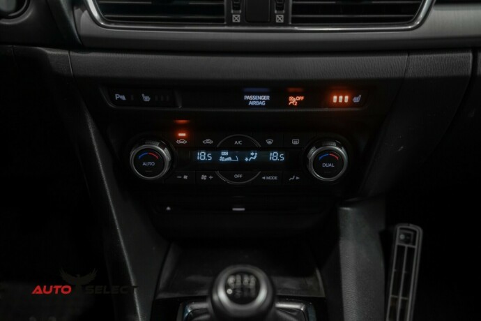 mazda-3-bensin-2014-big-29