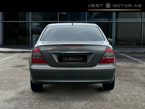 mercedes-benz-e-klasse-diesel-2007-big-5