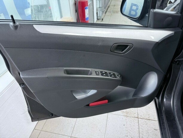 chevrolet-spark-bensin-2013-big-6