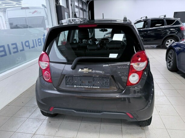 chevrolet-spark-bensin-2013-big-4