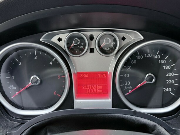 ford-kuga-diesel-2011-big-10