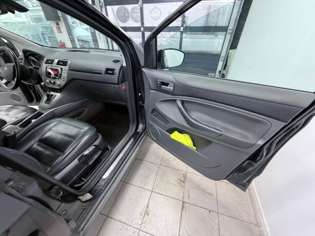 ford-kuga-diesel-2011-big-16