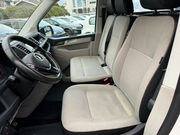 volkswagen-transporter-diesel-2018-big-10